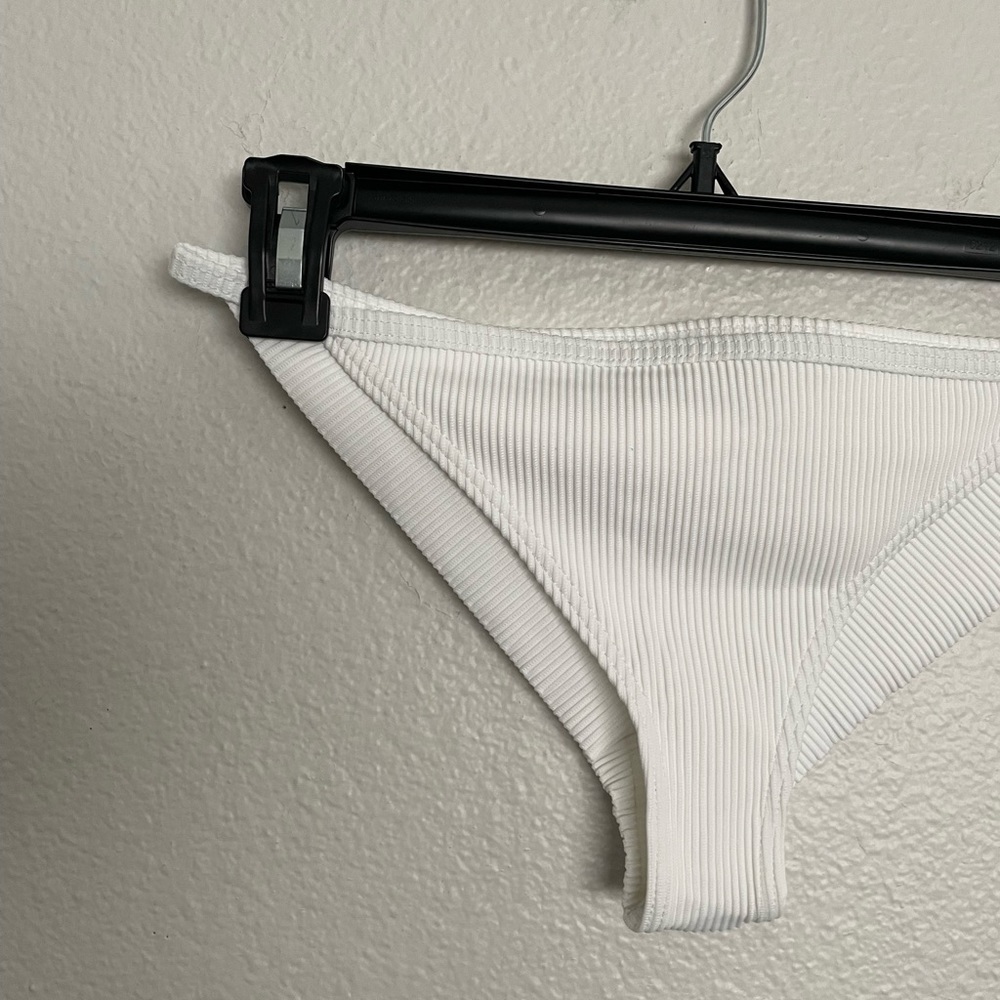 🆕NWT roxy white ribbed cheeky bikini bottoms - Picture 3 of 4